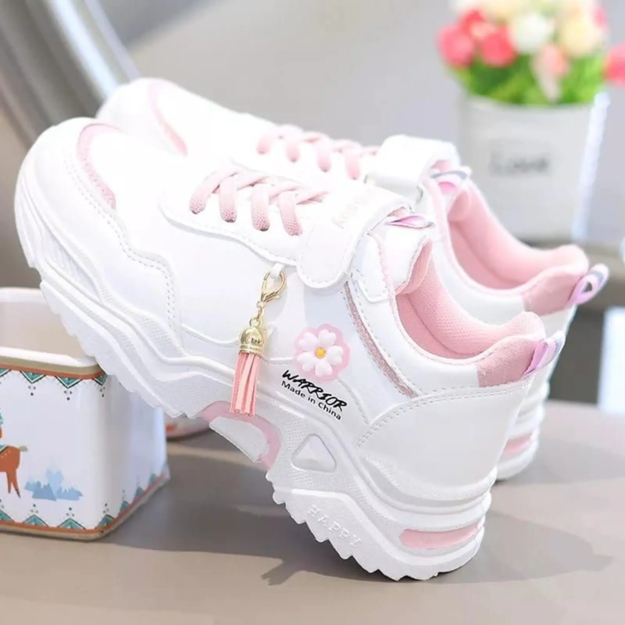 Sepatu sneaker anak perempuan sport/ Sepatu casual anak perempuan/ Sepatu sneaker anak unisex 26-35 Square Toe Fashion