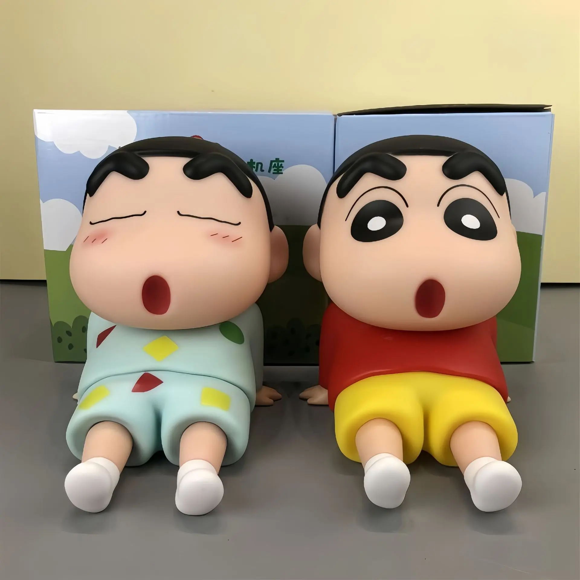 Giá Đỡ Điện Thoại, Chủ Đề Bút Chì Màu Shin Chan