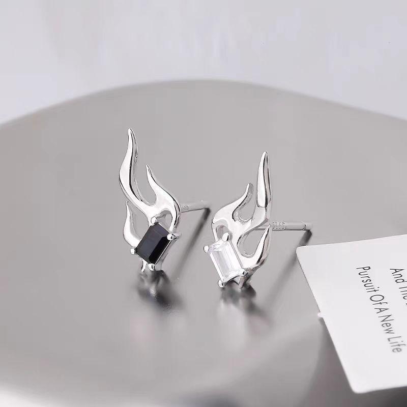 Product Introduction of New Flame Stud Earrings Men's Trendy High-Grade Black and White Zircon Earrings Simple Personality Ins Frosty Style Earrings 0