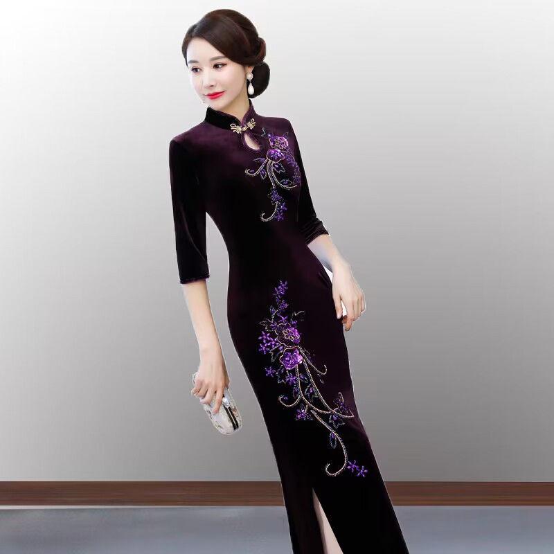 Váy Cưới Sườn Xám, Cao Cấp, Nhung Vàng, Thêu, Thích Hợp Cho Phụ Nữ Trung Người Già Và Cao Tuổi, Váy Xẻ Tà Bó Ôm Sát Hàng Mới Về, Thích Hợp Cho Mùa Xuân Và Mùa Thu 4