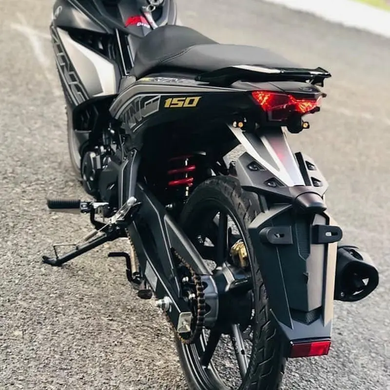 DÈ CHẮN BÙN,DÈ GẮN BIỂN SỐ SAU KIỂU MALAYSIA NGẮN CHO EXCITER 150 CAO CẤP 0