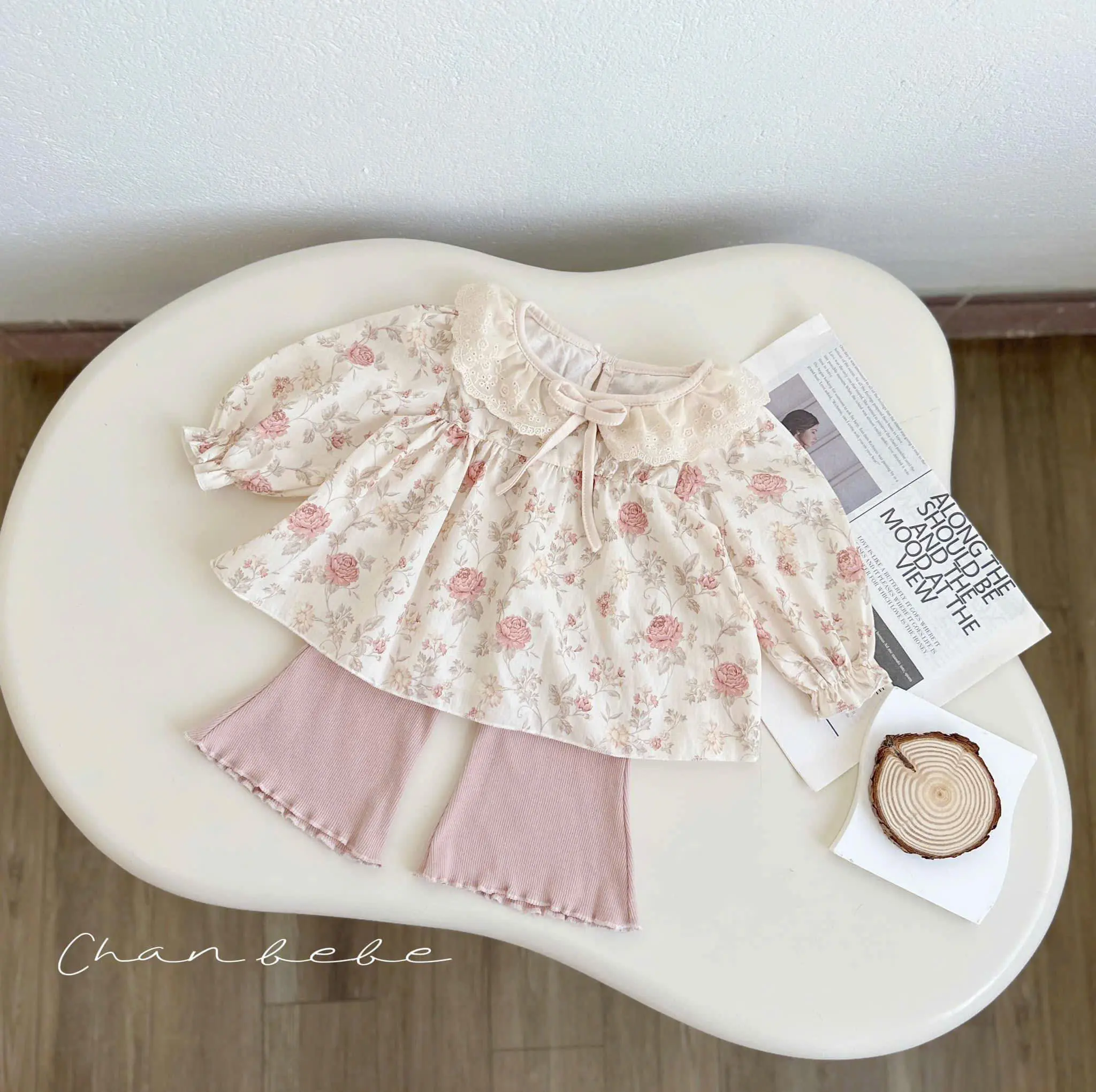 Bộ Quần Áo Thiết Kế  Áo Cổ Sen Đính Nơ kèm Quần Legging Tăm cho Bé Gái