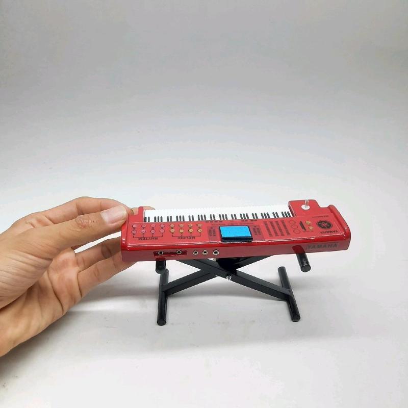 miniatur KEYBOARD skala.1 : 12 hiasan rak dinding rak kaca pajangam dekorasi rumah 0