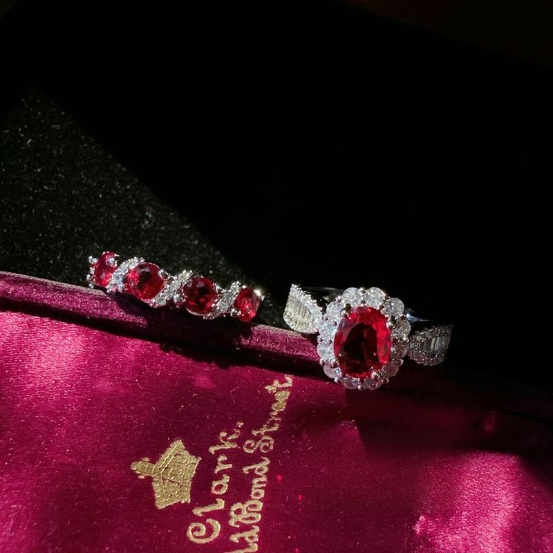 Product Introduction of Wine Stain Rose Egg-Shaped Gemstone Ring Farah 18K Gold Plating Rouge Magenta Zircon Cord for Braiding Ring Twin 12
