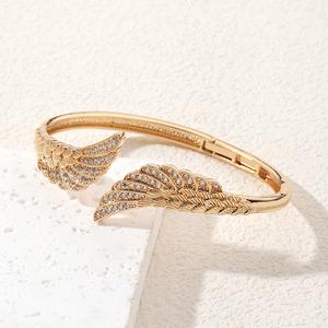 สร้อยข้อมือย้อนยุค มรกตและเพชร สไตล์ยุโรปและอเมริกา ดีไซน์หรูหรา สำหรับสุภาพสตรี [Exclusive]ดีไซน์เรียบง่าย ，สไตล์เรโทร ，เสริมโชคลาภ ，หรูหราและน่าทึ่ง，เครื่องประดับอินเทรนด์，สร้อยข้อมือแบบแข็ง，สไตล์บุคลิกภาพ，ราคาไม่แพง， ของขวัญสำหรับเธอ