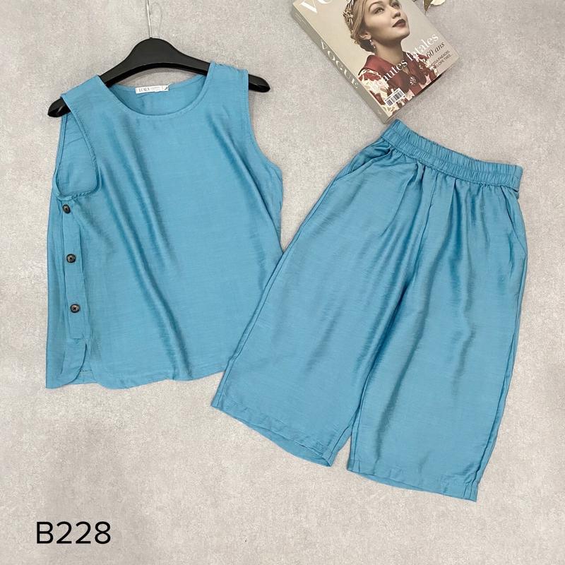 Bộ đũi tơ quần lửng áo sát nách Nữ sz 40 - 70kg Women Nhung Top Jacket Pants Kem 0