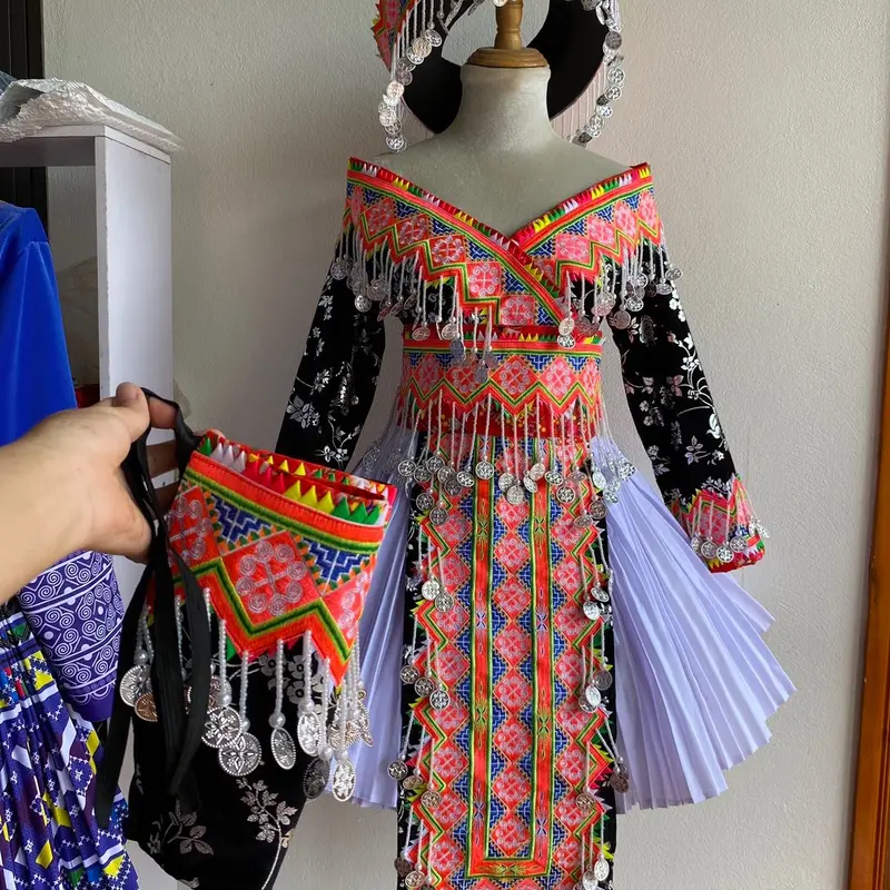 Nkaub ncaws hmoob bộ + mũ +cuốn chân 0