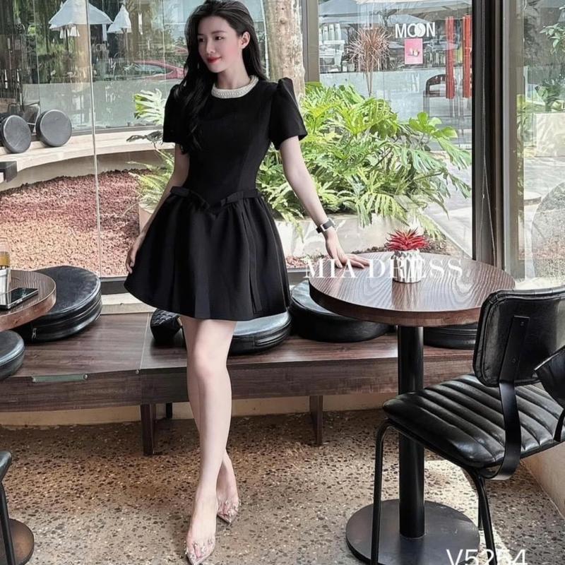  Đầm đen tay phồng dáng xòe đính đá cổ Miu Dress Nữ Women Kem Nhung Voan Voi 