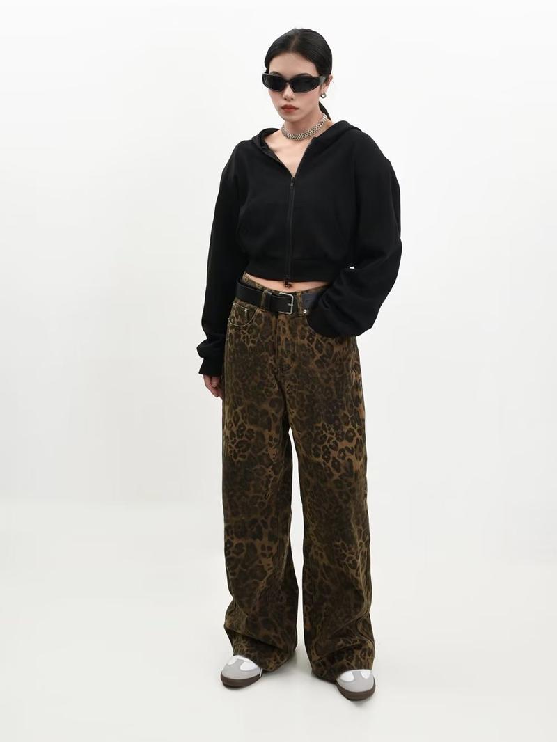 Product Introduction of 2025 New Vintage American Style Leopard Print Jeans - Loose Straight Leg Unisex Retro Pants | Trendy Casual Streetwear for Men & Women 26