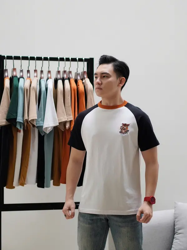 Áo T- SHIRT Raglan Tiger Trắng Tay Đen 1