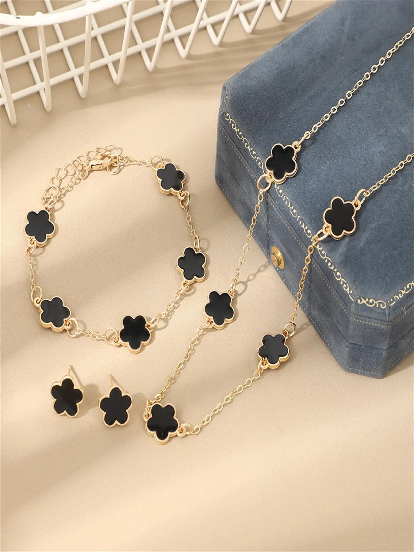 Flower Design Jewelry Set, Elegant Necklace & Bracelet & Earrings for Women & Girls, Fashion Jewelry for Party, Daily Decor, Trendy All-match & Exquisite Jewelry for Birthday Gift