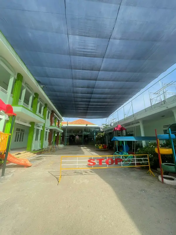 Lưới Che Nắng 80% (từ 1-20 met vuông), Che Lan, Che bụi, bãi  giữ xe , sân vườn, hồ bơi , độ bền 8-10 năm , Sản phâm đã may viền đóng khoen 6