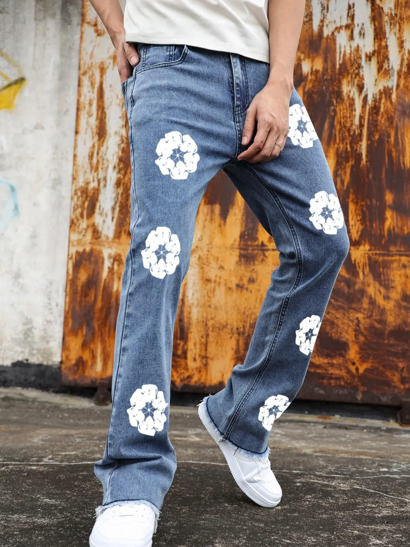 Men's Floral Print Raw Trim Button Fly Denim Jeans, Slim-fitting Street Fashion Casual Comfy Pocket Flare Leg Denim Pants for Daily Wear, Mens Bottoms for All Seasons, Cotton