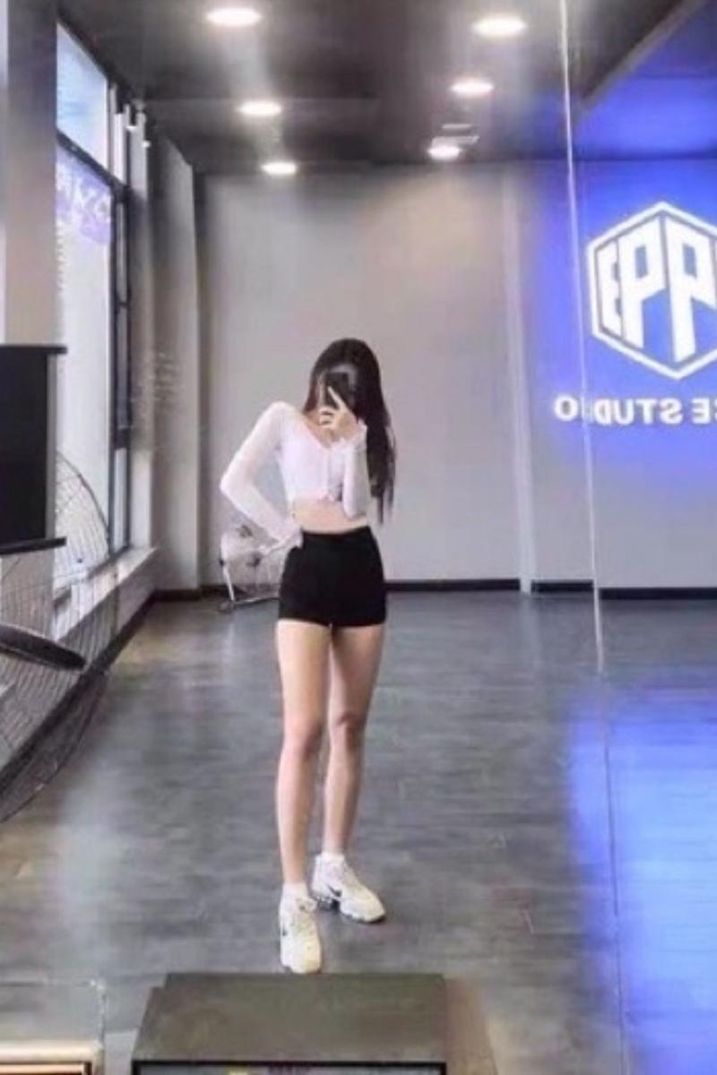 Product Introduction of Quần short dance idol lưng cạp cao chất Umi đanh mịn không nhão, quần đùi nữ kpop khoá lệ phía sau thời trang ELY222 25