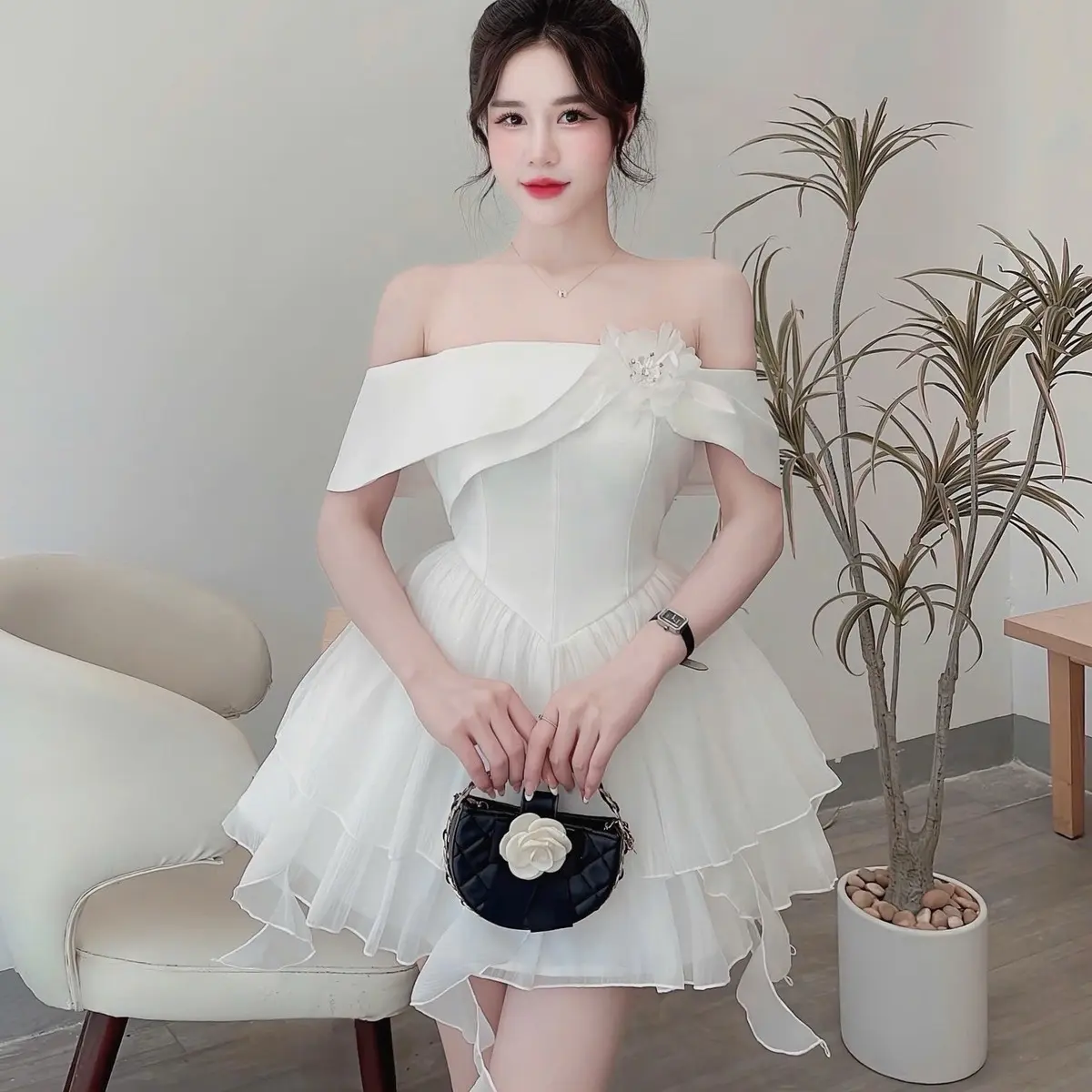 Váy thiết kế trễ vai taffta phối tơ tơ tầng kèm tag hoa Nữ Women