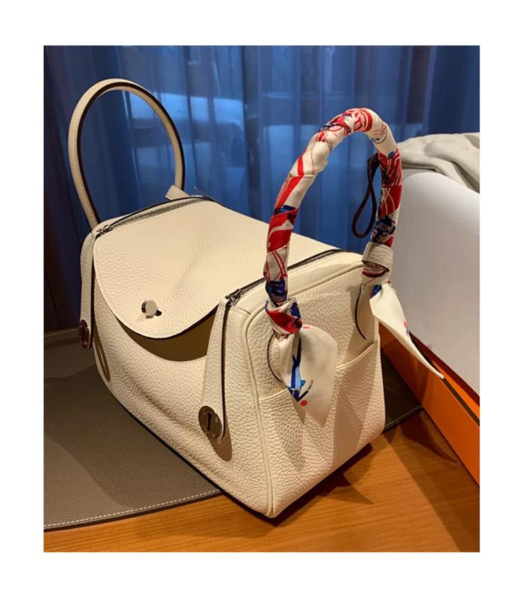Product Introduction of Women's Lindy Bag Doctor Bag Lychee Grain Single Shoulder Handbag Crossbody Pillow Bag 21