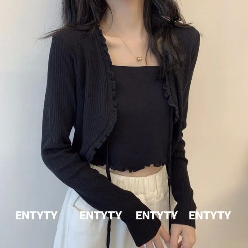 Set 2 áo phong cách Hàn Quốc (Áo dây & Áo khoác) | BigBuy360 - bigbuy360.vn Set 2 áo phong cách Hàn Quốc (Áo dây & Áo khoác) | BigBuy360 - bigbuy360.vn