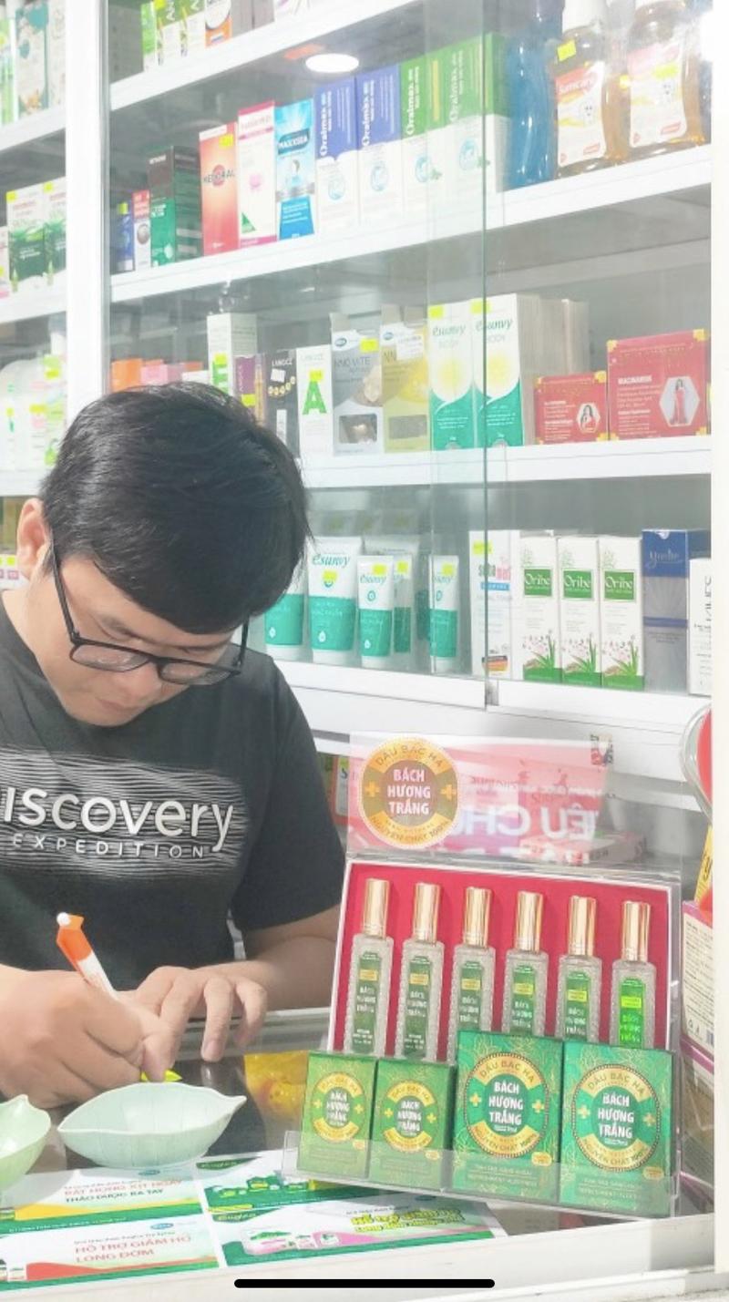 Product Introduction of Dầu bạc hà BÁCH HƯƠNG TRẮNG 15ml dạng xịt đánh tan cơn đau nhứt vay gáy, Hỗ trợ giấc ngủ hủ dầuhít tinh 1