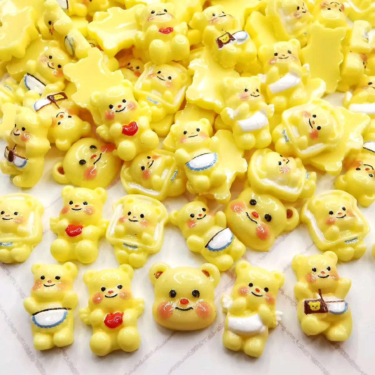 20ชิ้น​30บาท​ เรซิ่น ​จิ๋ว​ ติดเล็บได้​ 0.5-1. ซม​