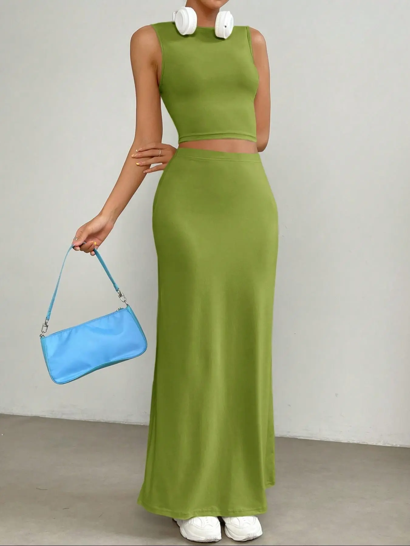 Two-Piece Set Women's Solid Color Crop Tank Top & Skirt, Casual Fashion Cozy Round Neck Sleeveless Top & Maxi Skirt for Daily Outdoor Wear, Ladies Clothes for All Seasons