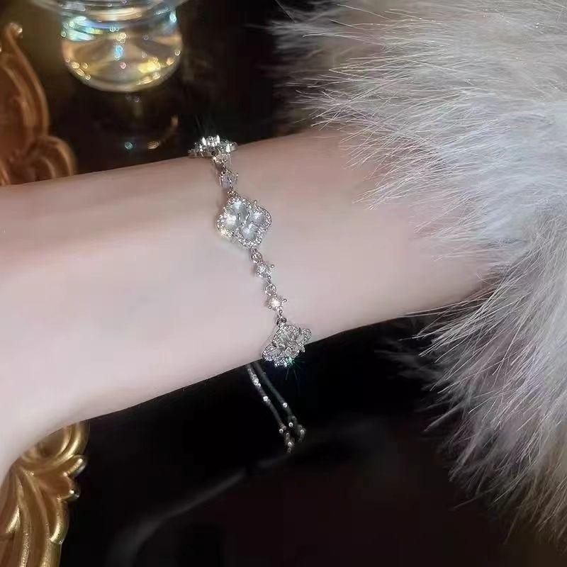 Vòng Tay Đá Zircon Hoa Bốn Cánh Hàn Quốc, Cảm Giác Cao Cấp Sang Trọng Giá Cả Phải Chăng, Có Thể Điều Chỉnh, Phong Cách Mới, Trang Sức Thời Trang Nữ, Được Đánh Giá Tích Cực 1621 5
