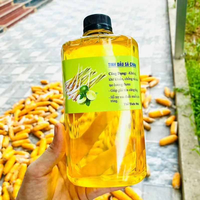 Tinh dầu LÁ SẢ hương Sả Chanh THƠM NHẸ NHÀNG 500 ML KHỬ MÙI, Kháng Khuẩn, Xịt ĐUỔI MUỖI 4