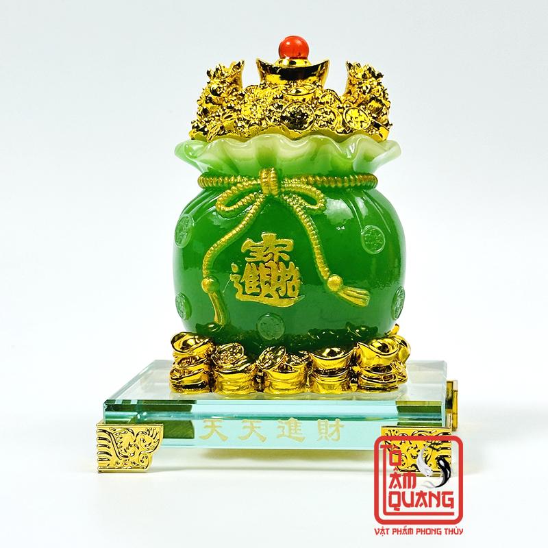 Túi Đựng Tiền Màu Xanh Lá Mệnh Mộc Phong Thủy Đế Thủy Tinh Để Bàn Thần Tài Tài Lộc May Mắn Chất Liệu Đá Composite Xuất Sứ Đài Loan - Tô Tâm Quang