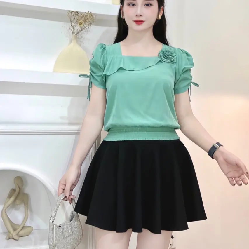 áo tơ cổ vuông bèo lệch gắn hoa