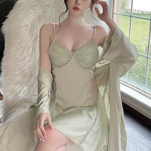Set Chemise dan Jubah Sutera, Potongan Mutiara Tersuai, Sokongan Bra Terbina dalam, Reka Bentuk Leher V yang menyejukkan, untuk Pengawetan Suhu, Pakaian Dalam Bulan Madu Mewah dan Pakaian Tidur Pengantin, Sesuai untuk Percutian Romantik