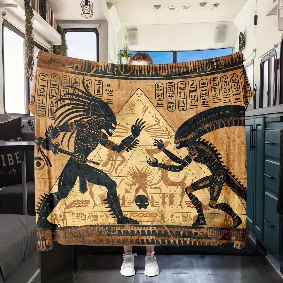 Pyramid Alien & Monster Pattern Blanket, 1 Count Soft Throw Blanket, Air-conditioned Room Blanket for Home & Office