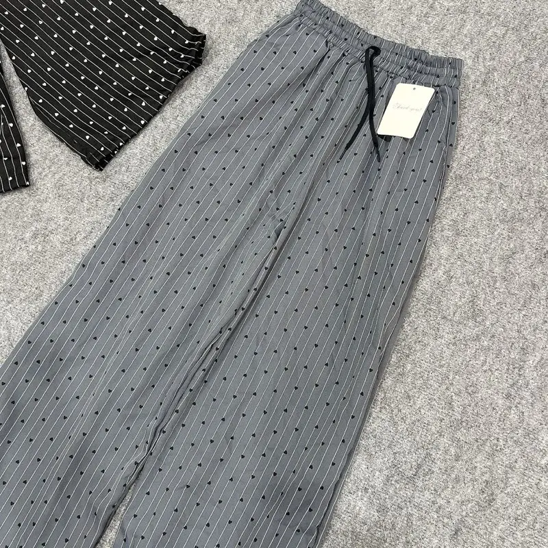 Quần dài ống rộng kaki lụa in tim nhỏ phối sọc lưng chun mát mẻ unisex nam nữ 5