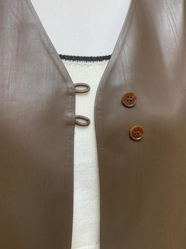 Product Introduction of European Station Short Leather Jacket Female 2023 Spring And Autumn Long Sleeve Single-Breasted V-Neck Slimming Elegance Retro Pu Coat 1[Stock] 10