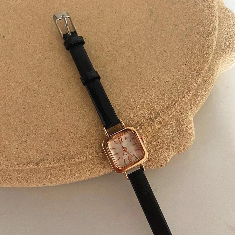 Product Introduction of Simple Classic Women's Small Square Watch - Retro Elegant Women's Quartz Watch Leather Strap 3