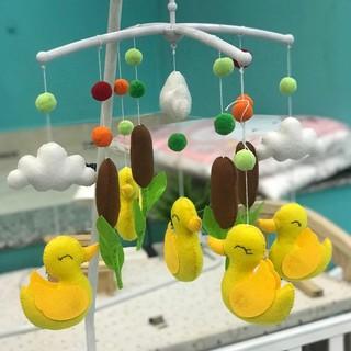 Đồ chơi treo nôi cũi cho bé Chilux nhiều màu rực rỡ giúp tăng kích thích thị giác