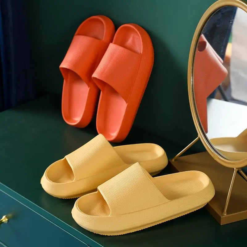 Summer padded bottom online celebrity trampling slippers eva lightweight deodorant indoor anti-slip bathroom slippers wholesale