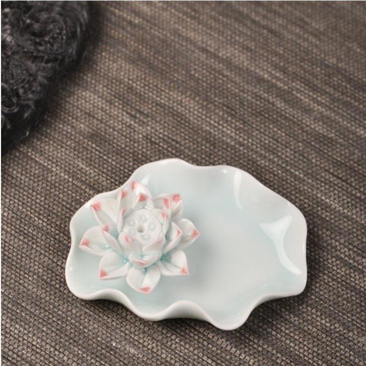 Đế cắm nhang hoa sen sứ sang trọng,sạch sẽ 2