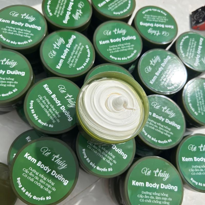 Kem DƯỠNG Trắng Da Body Út Thuý 250gr
