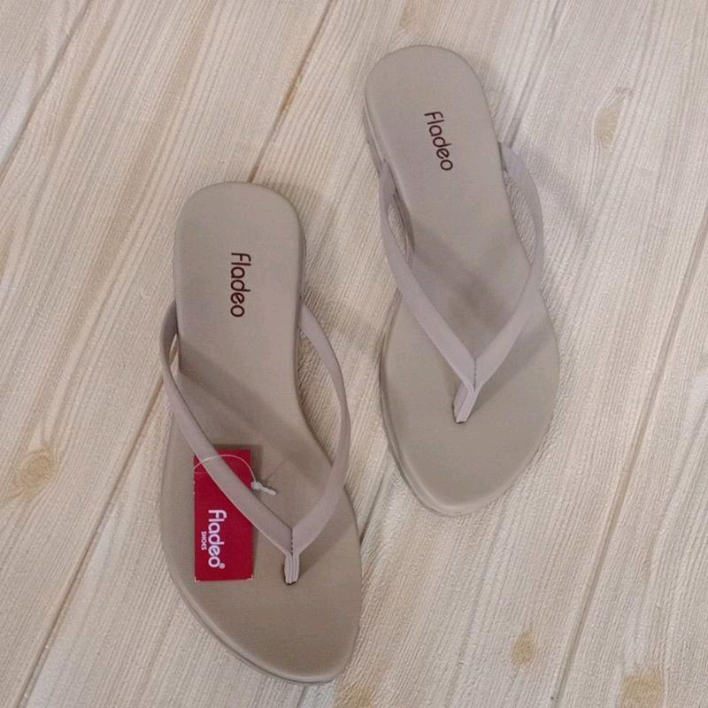 Sandal japit wanita // sandal jepit premium // sandal wanita kekinian Sandal Sandal Sandal jepit Tanpa Hak 2