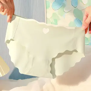 Celana Dalam Wanita Premium Quality Seamless Celana Dalam Wanita Motif Gelombang CD Seamless Wanita 1005 Mid Waist