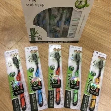 Hộp 30 Cái Bàn Chải Đánh Răng Than Tre Hoạt Tính Bossi Hàn Quốc 6