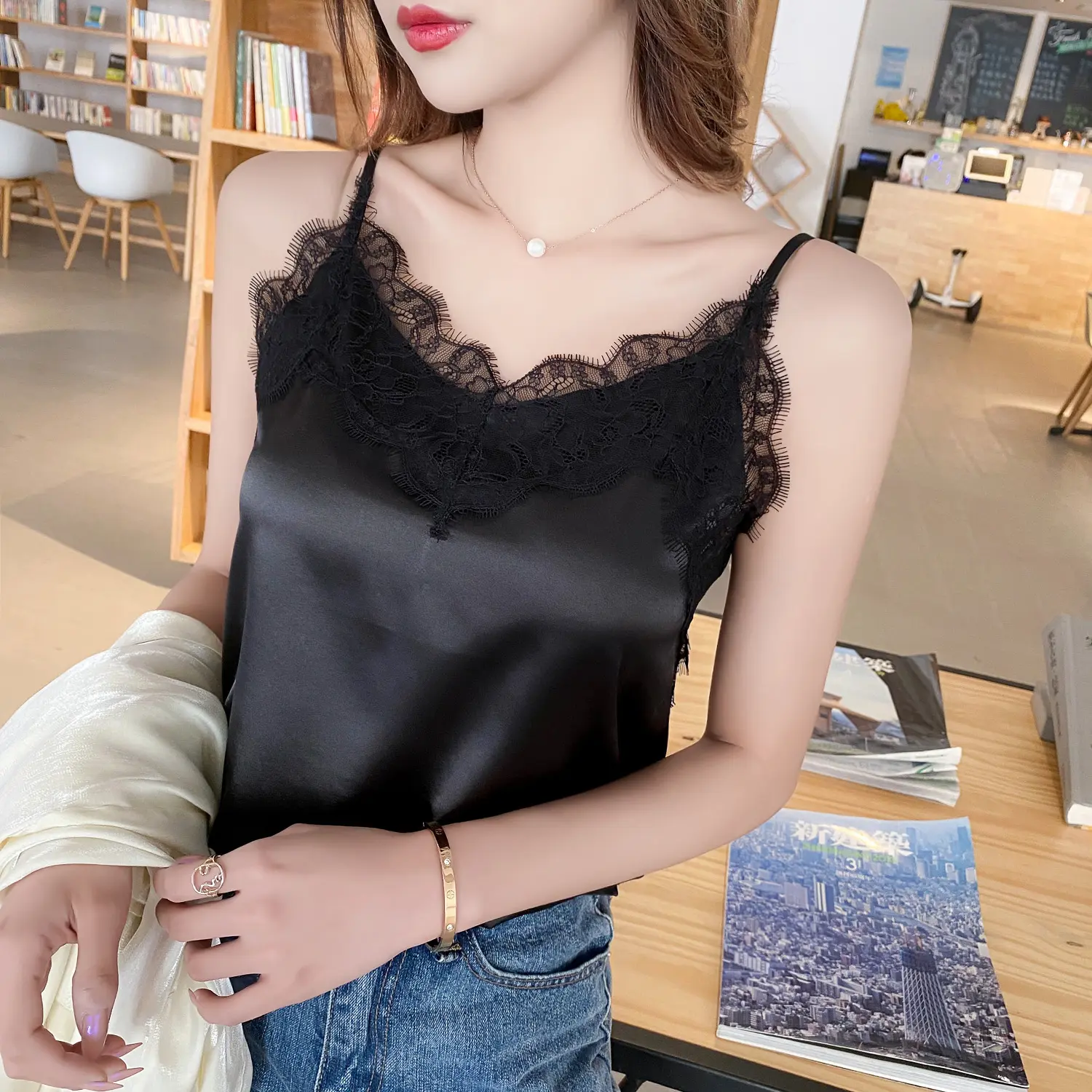 Áo Yếm Satin, Dành Cho Nữ, Gợi Cảm, Có Viền Ren, Thoải Mái Và Phong Cách, Thích Hợp Mặc Hàng Ngày
