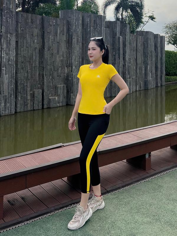 Bộ Lửng Quần Lửng Áo Thun In Lưng Nữ Chất Thun Poly Co Dãn Tập Gym-Yoga