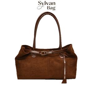 กระเป๋าโท้ทสำหรับผู้หญิง สไตล์สตรีทยุโรปและอเมริกา กระเป๋าสะพายไหล่ กระเป๋าใต้วงแขน ความจุมาก มีให้เลือก 2 สี แฟชั่นอินเทรนด์ suede  bag shoulder  bag