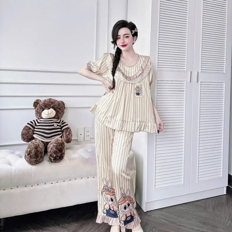 ️Em lên tiểu thư phối bèo tay ngắn quần dài new️ Form < 65kí, quần có túi ạ Women Áo Nữ 0