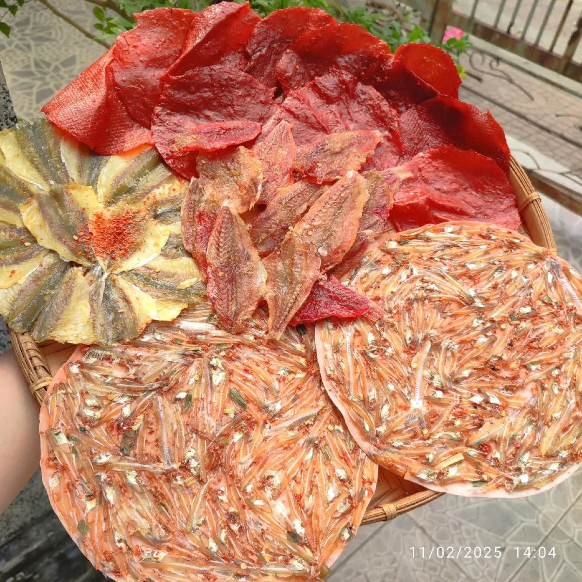 Combo 500gr 4 loại khô ngọt - khô chỉ vàng, khô cá phèn, khô cá đỏ và bánh tráng cá cơm -sét nửa kí Snack Food Ăn Vặt Thức Ăn