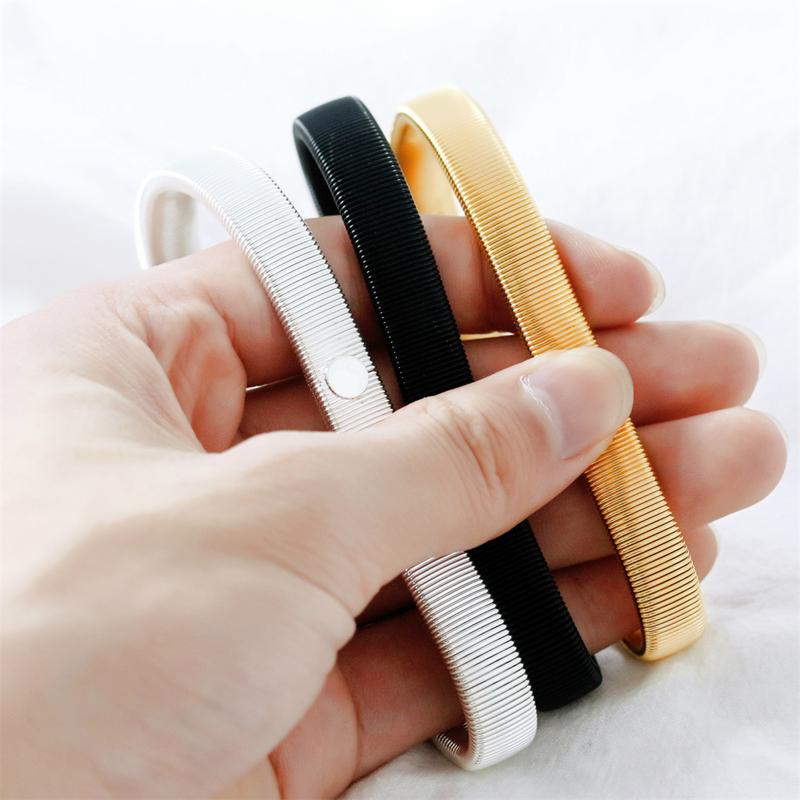 Product Introduction of Non-slip Metal Armband Bracelets Multifuctional Stretch Shirt Sleeve Holders for Women Men Elastic Armband Accessories 18