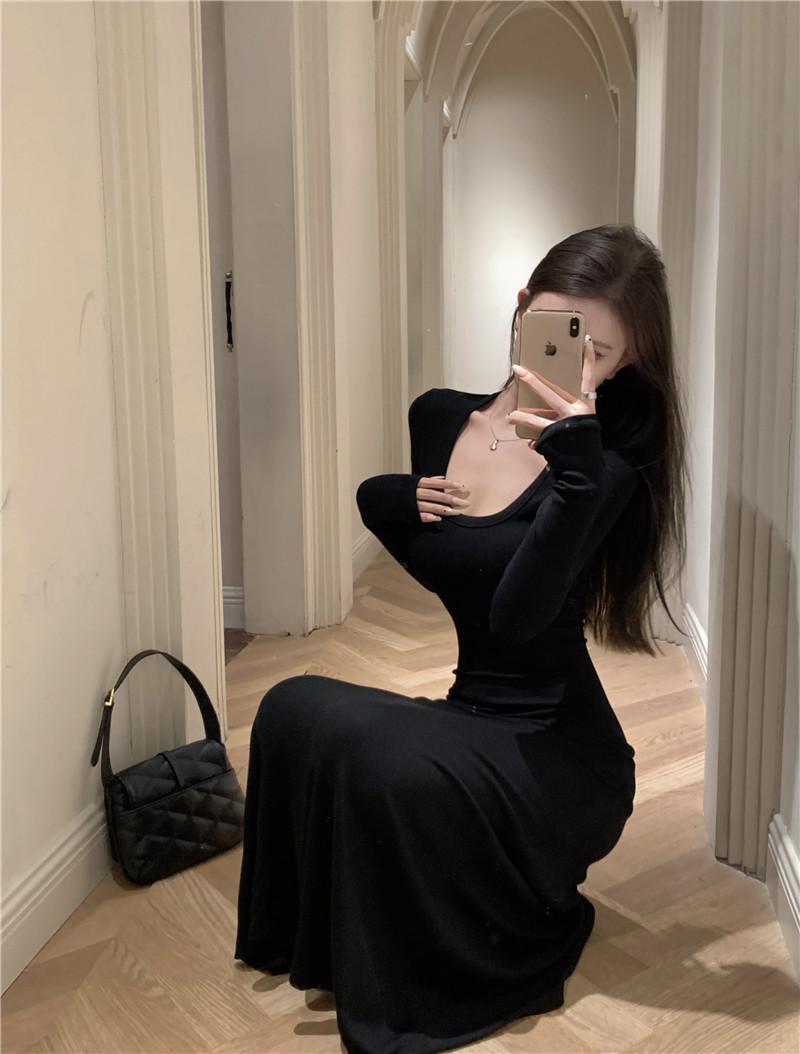 Product Introduction of Spicy girl wine red long sleeved dress with feminine temperament, hip hugging skirt, simple base skirt, slim fit and slimming effect, mid length skirt 17
