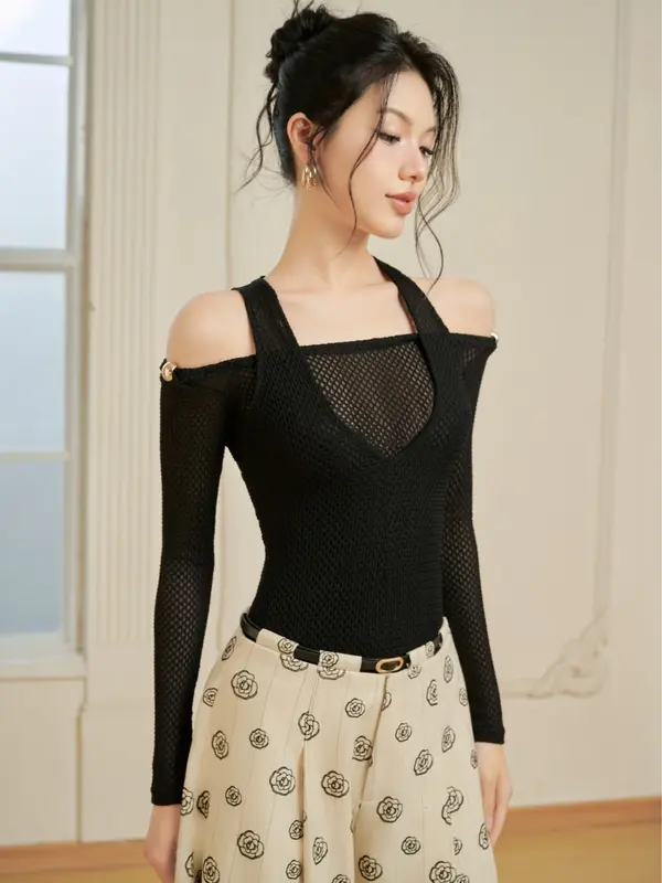 Áo dài tay hai lớp đính charm ở vai Echo Top, Quần nữ dáng bom hoạ tiết hoa hồng Bruno Pants -NAROOM Women 2