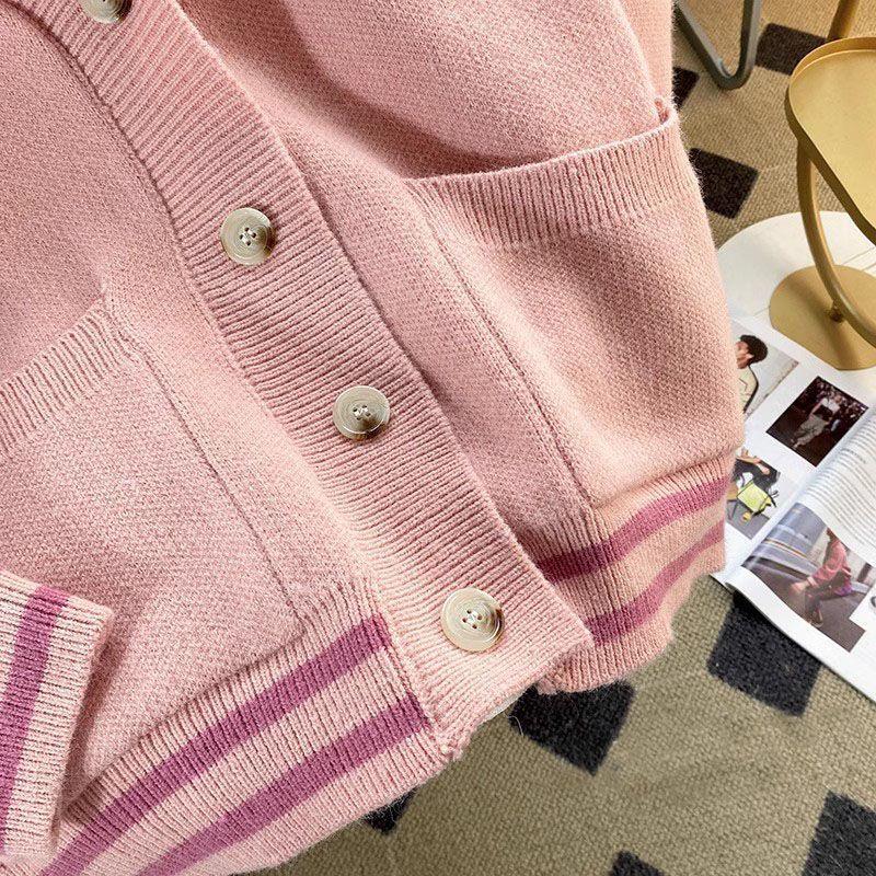 Product Introduction of Áo Cardigan Len, Quần Áo Nữ, Dáng Rộng Vừa Vặn, Phong Cách Nhẹ Nhàng, Áo Dệt Kim, Hàng Mới Về Đầu Xuân 2024 14