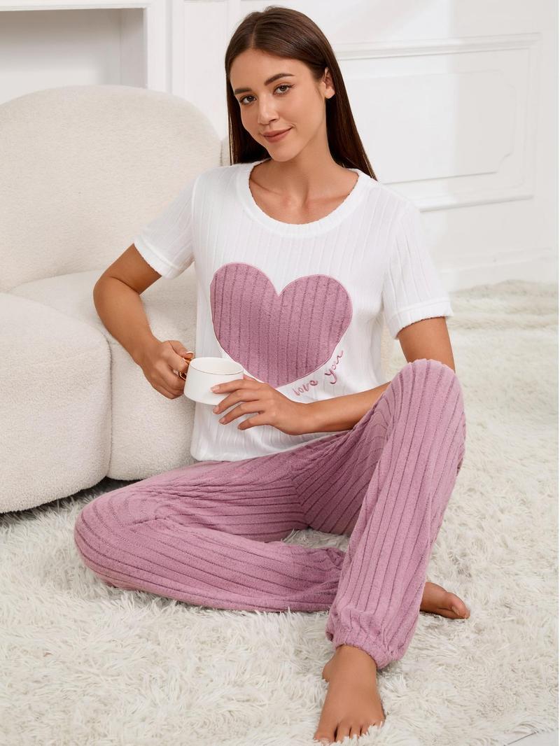 Product Introduction of Two-Piece Set Women's Heart Print Tee & Pants Pyjama, Casual Comfy Round Neck Short Sleeve T-shirt & Trousers PJ Set, Valentine's Day Gift, Ladies Sleepwear for All Seasons Tall Clothing Women Valentine's Day 7